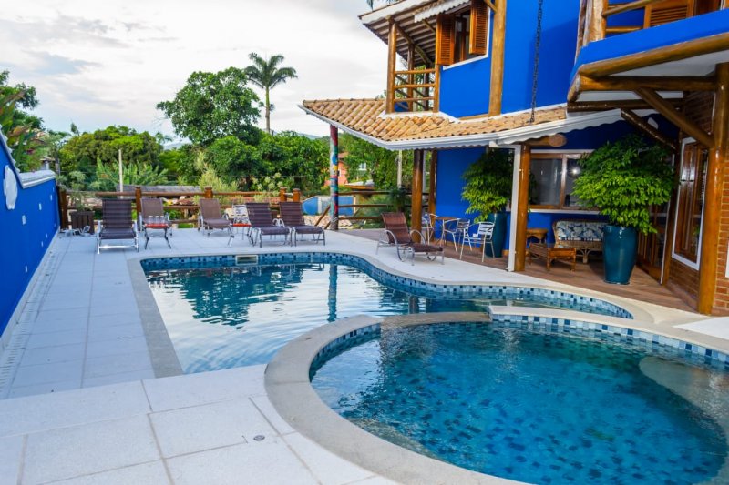 Casa Alto Padrão - Venda - Centro - Ilhabela - SP