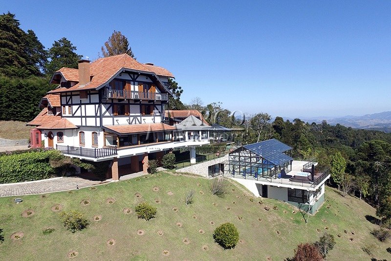 Casa Alto Padrão à Venda com