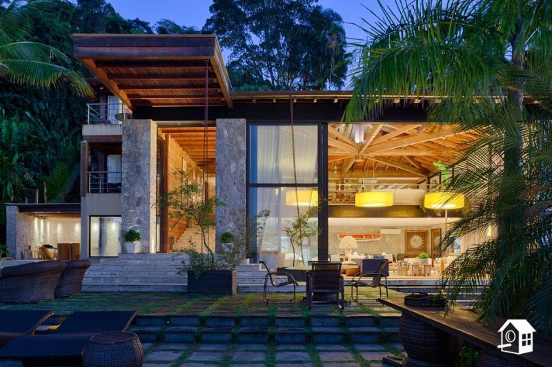 Casa Alto Padrão - Venda - Centro - Angra dos Reis - RJ